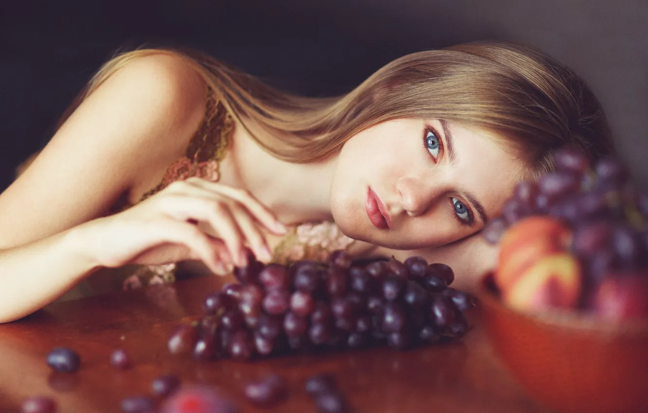 Photo wallpaper look, girl, pose, model, portrait, hands, makeup, hairstyle