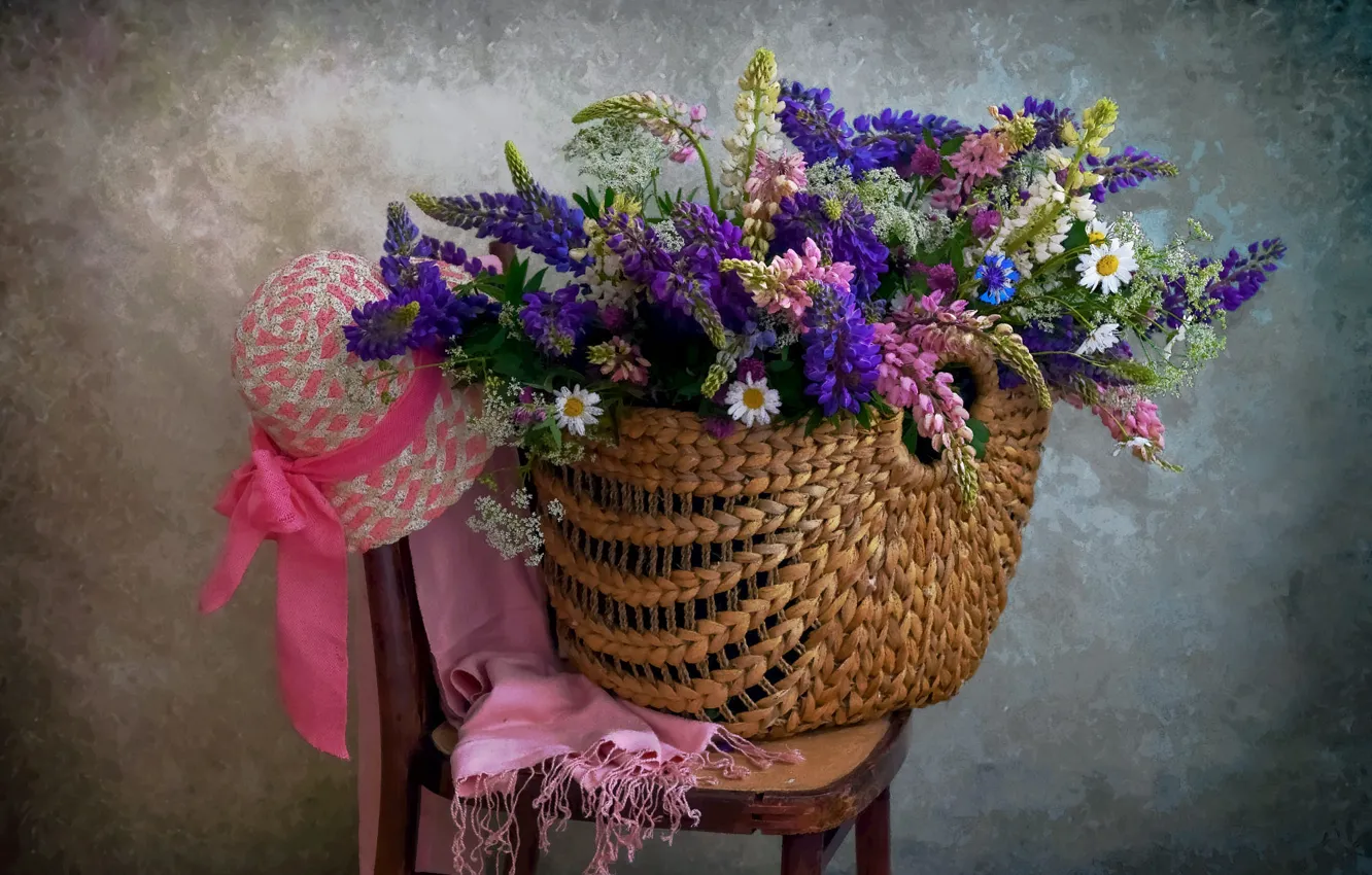 Photo wallpaper summer, flowers, wall, chamomile, bouquet, hat, chair, pink
