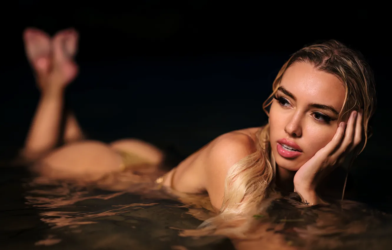 Photo wallpaper water, girl, face, pose, hands, long hair, black background, Presley