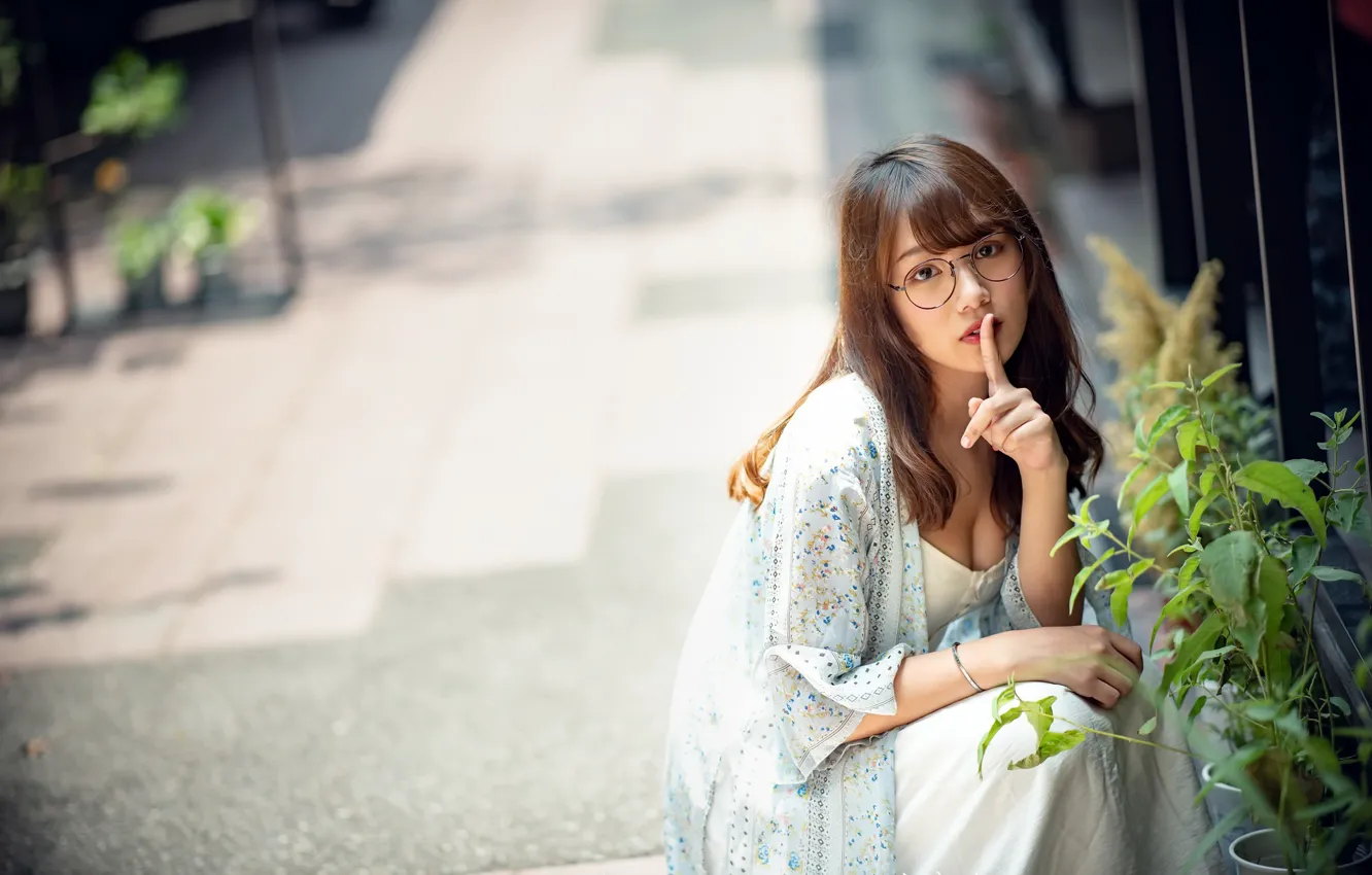 Photo wallpaper girl, street, Asian