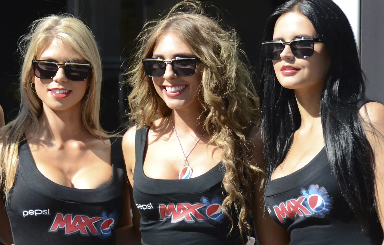 Photo wallpaper summer, girl, face, smile, glasses