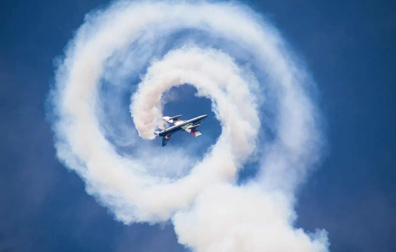 Photo wallpaper holiday, group, flight, The Italian air force, Aermacchi MB-339, "Frecce tricolor"