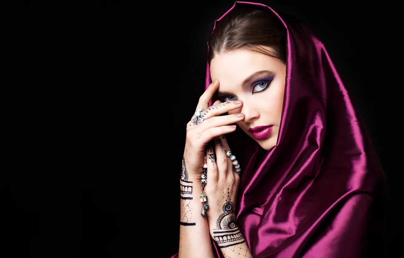 Photo wallpaper look, girl, face, hands, makeup, painting, Indian, Mendy