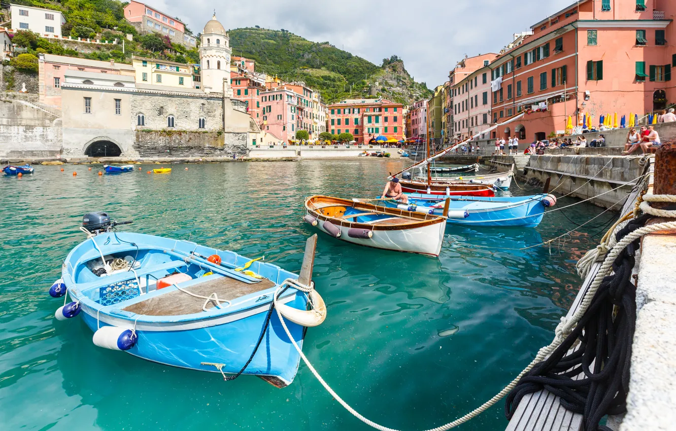 Photo wallpaper mountains, boat, home, Bay, Italy, Vernazza, Cinque Terre, The Ligurian coast