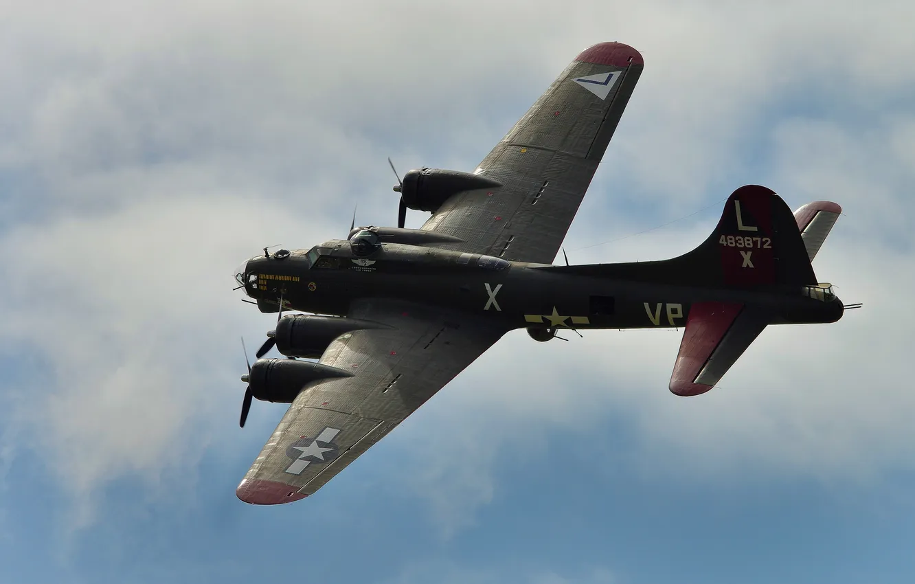 Photo wallpaper flight, bomber, B-17, four-engine, heavy, Flying Fortress, The "flying fortress"