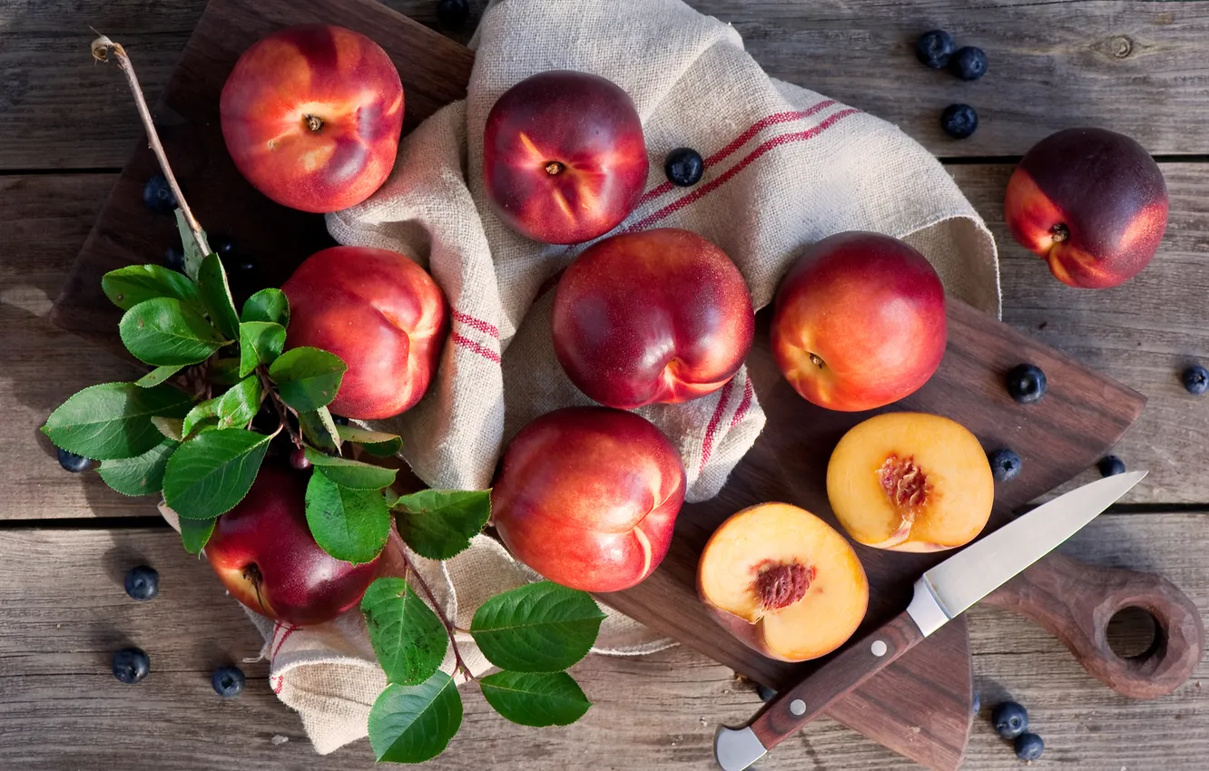 Photo wallpaper sprig, Board, blueberries, knife, peaches, napkin