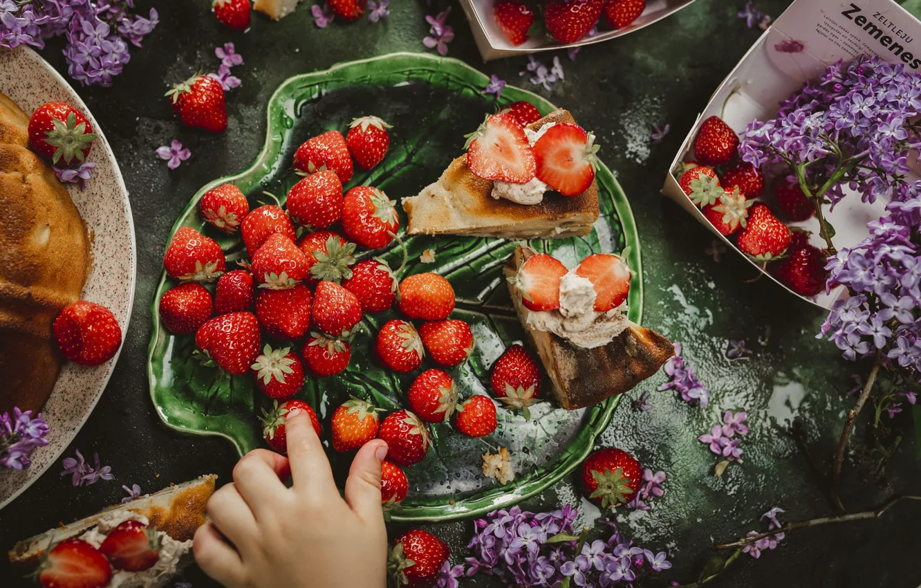 Photo wallpaper flowers, berries, table, box, hand, strawberry, pie, cake