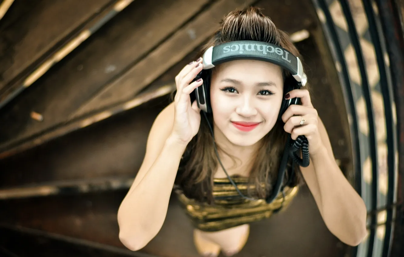 Photo wallpaper girl, smile, headphones