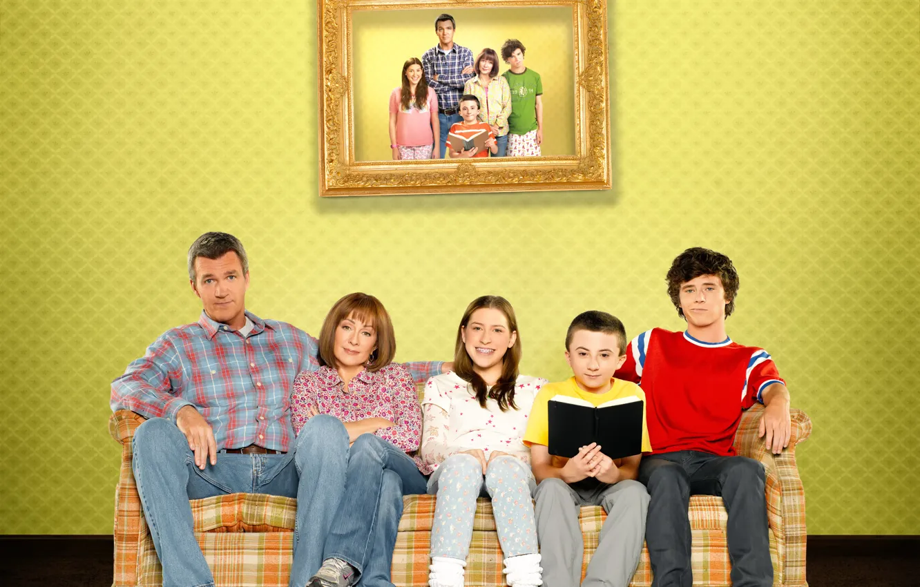 Photo wallpaper the series, Comedy, Charlie McDermott, Eden Sher, Patricia Heaton, Atticus Shaffer, Neil Flynn, Eden Sher