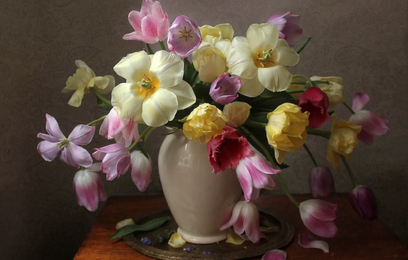 Photo wallpaper bouquet, tulips, vase