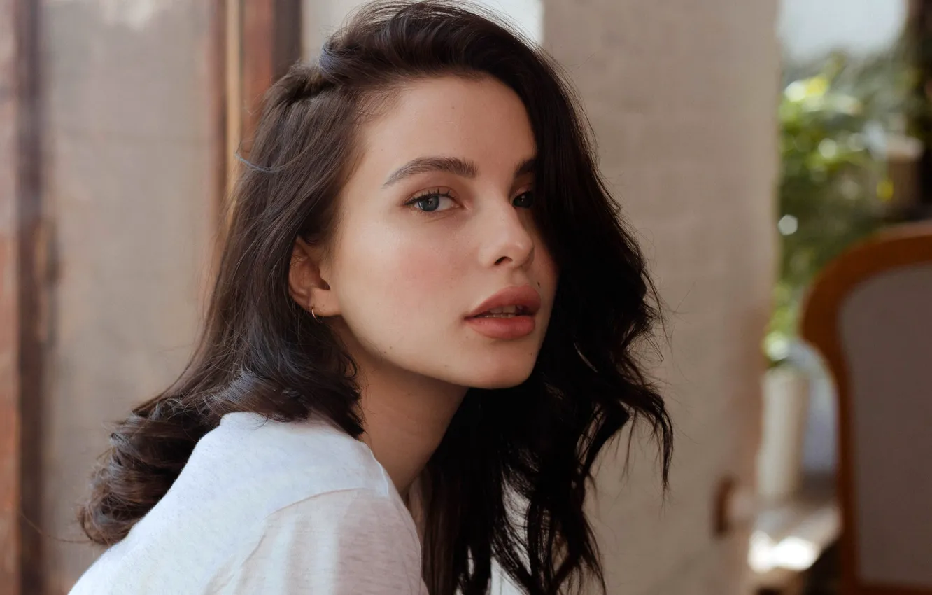 Photo wallpaper look, pose, model, portrait, makeup, hairstyle, brown hair, beauty