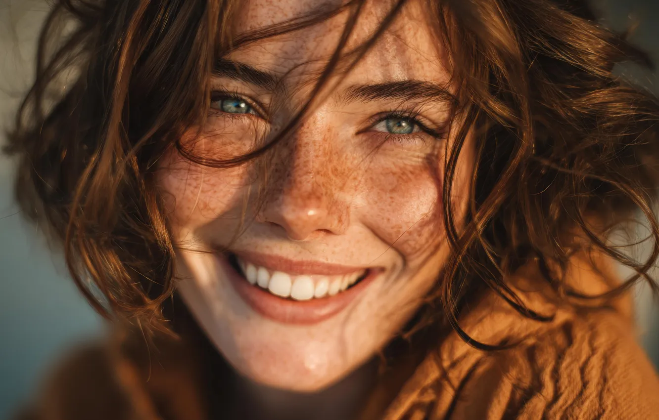 Photo wallpaper look, girl, light, close-up, face, pose, smile, portrait