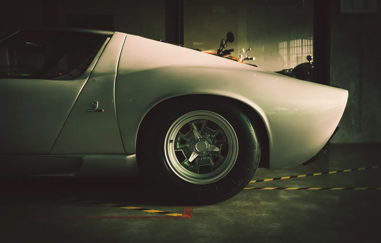 Photo wallpaper garage, supercar, side view, Lamborghini Miura