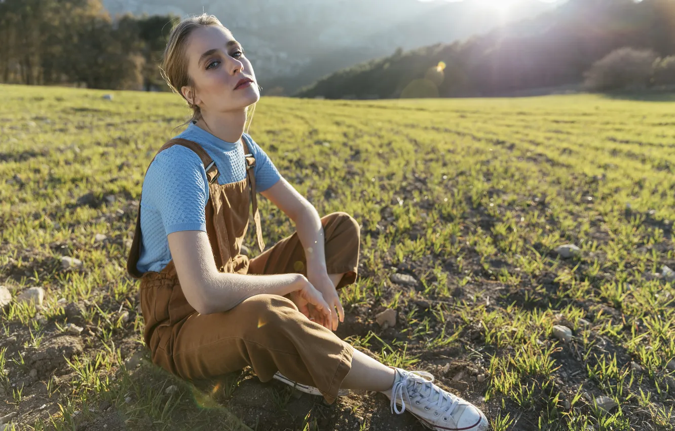 Photo wallpaper woman, sunlight, sitting, ground