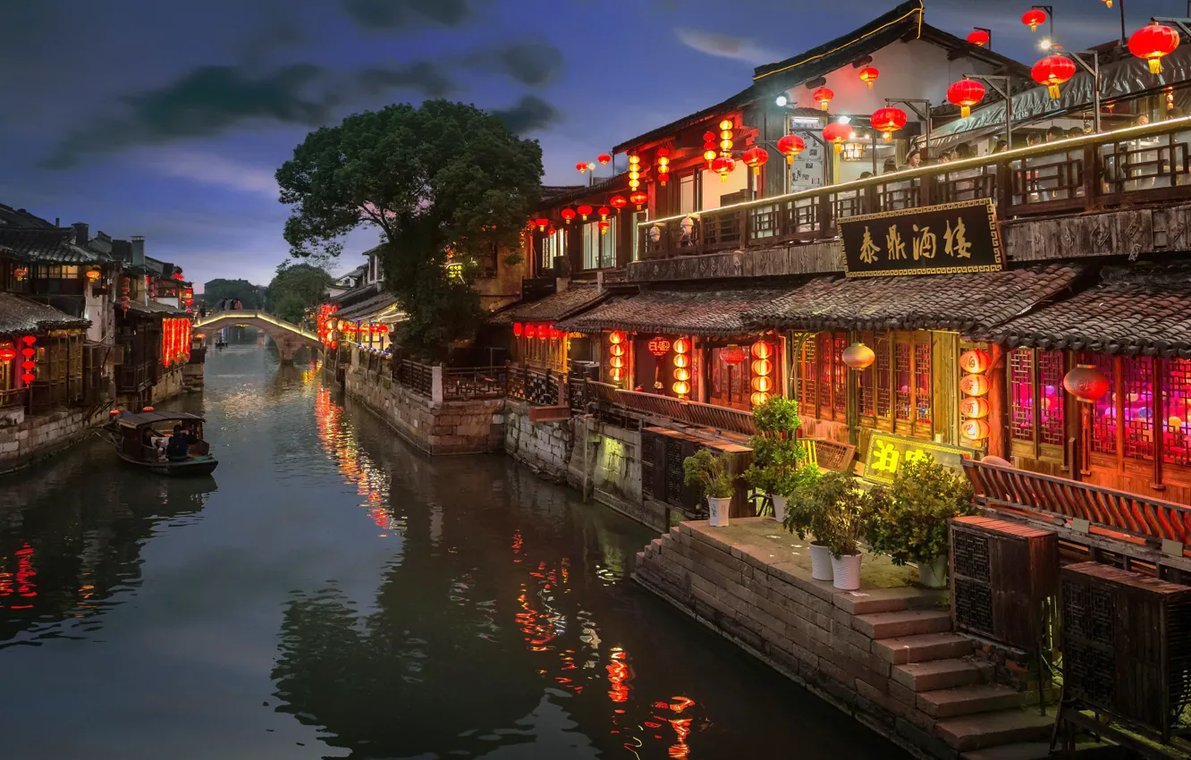 Photo wallpaper the city, boat, home, the evening, lighting, China, channel, the bridge