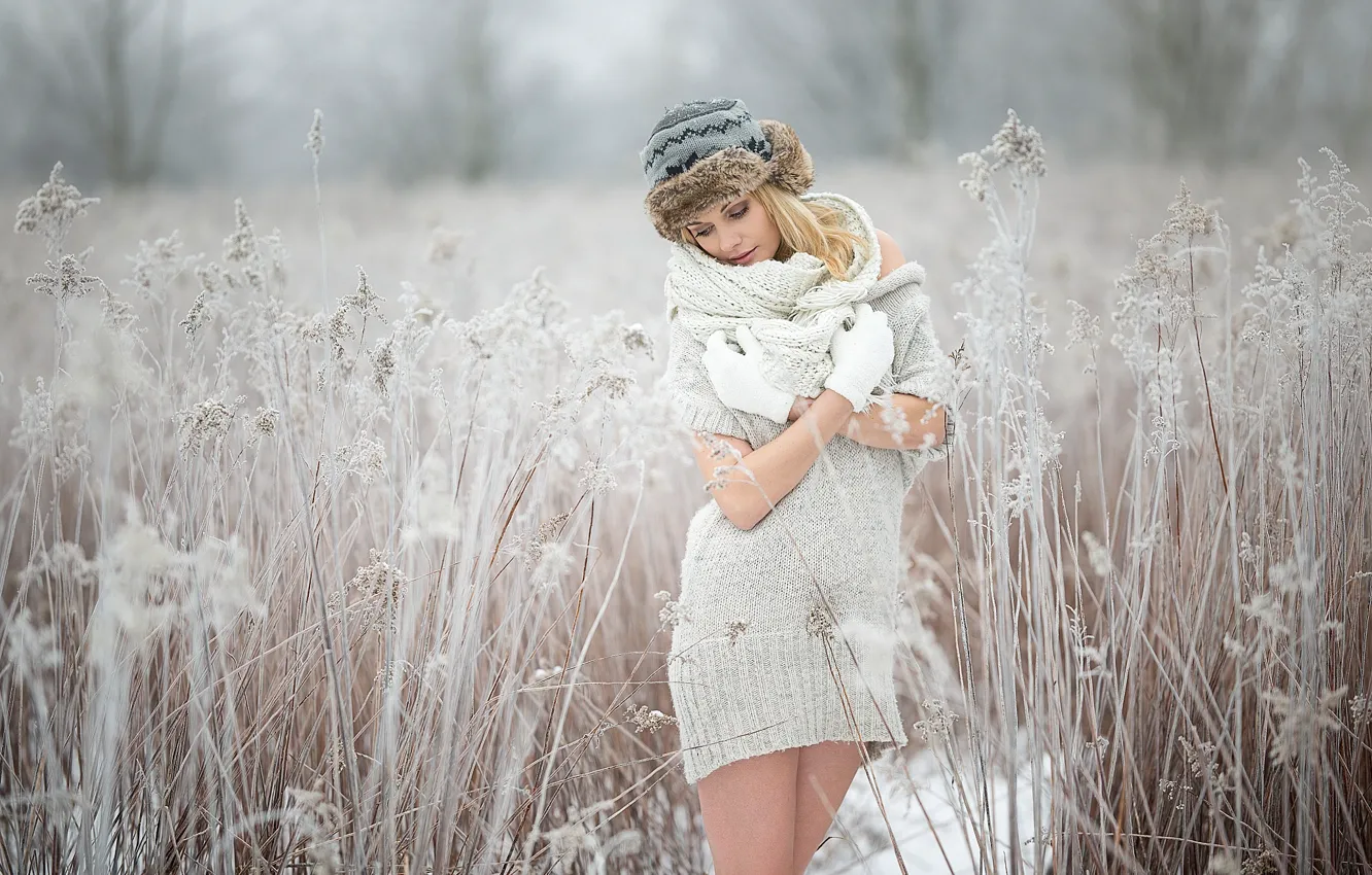 Photo wallpaper winter, grass, snow, model, hat, portrait, makeup, scarf