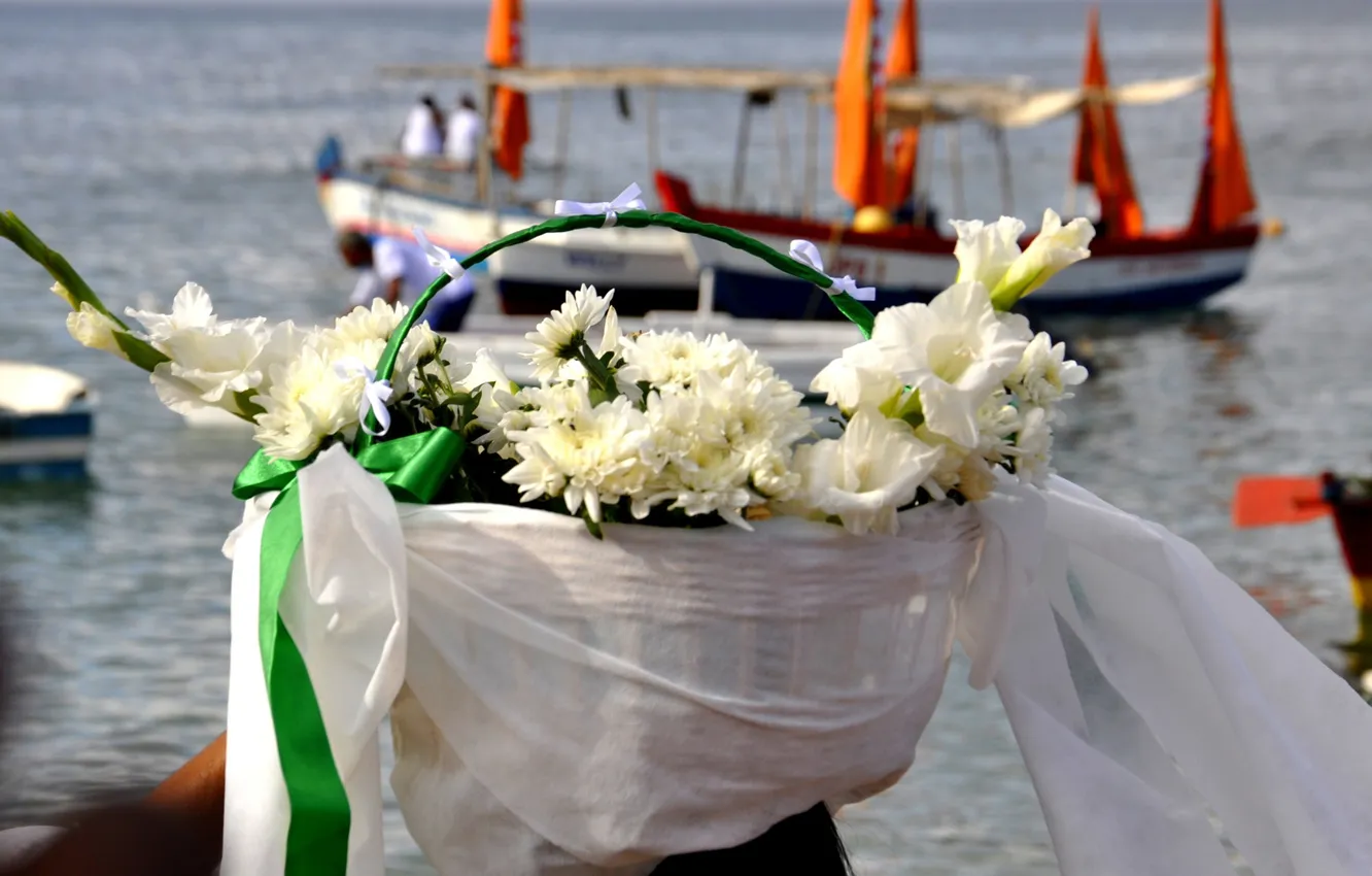 Photo wallpaper flowers, holiday, basket, boats, Brazil, Salvador, Bahia
