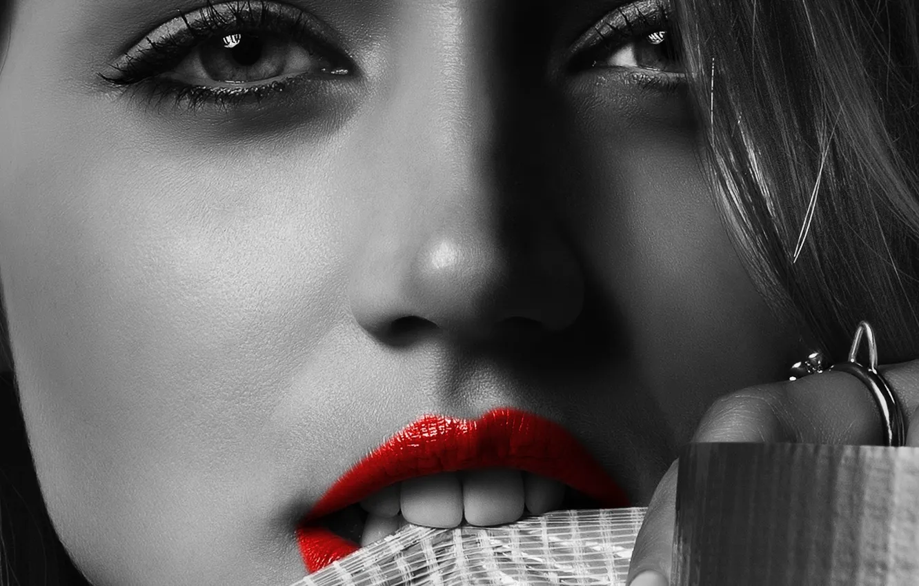 Photo wallpaper cinema, red, girl, horror, panic, green eyes, long hair, woman