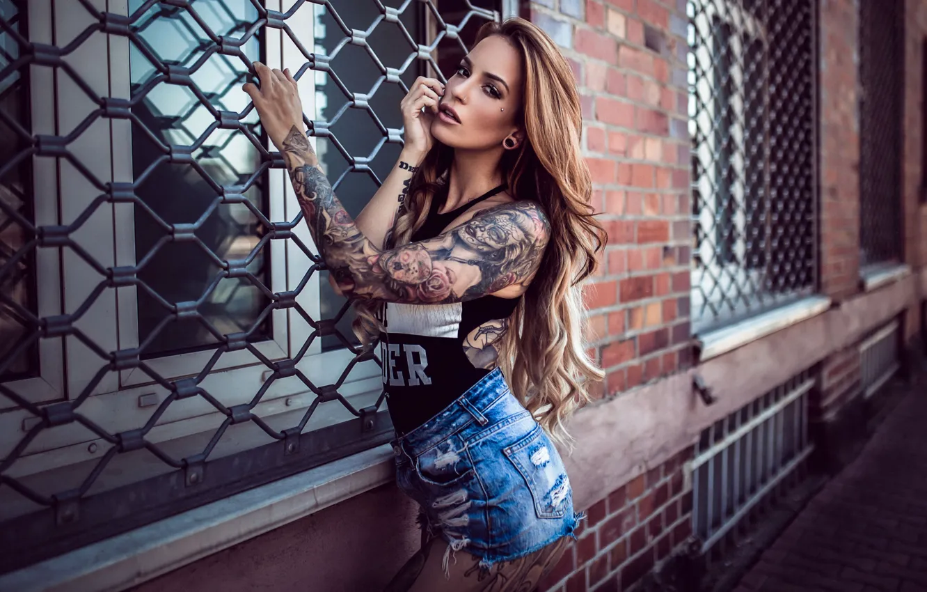 Photo wallpaper look, girl, shorts, building, grille, Mike, piercing, window