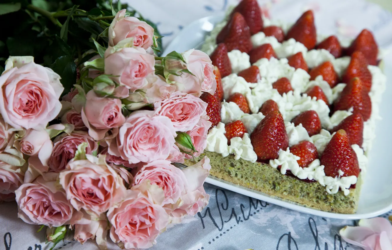 Photo wallpaper bouquet, strawberry, cake, cake, strawberry, bouquet, roses, pink roses