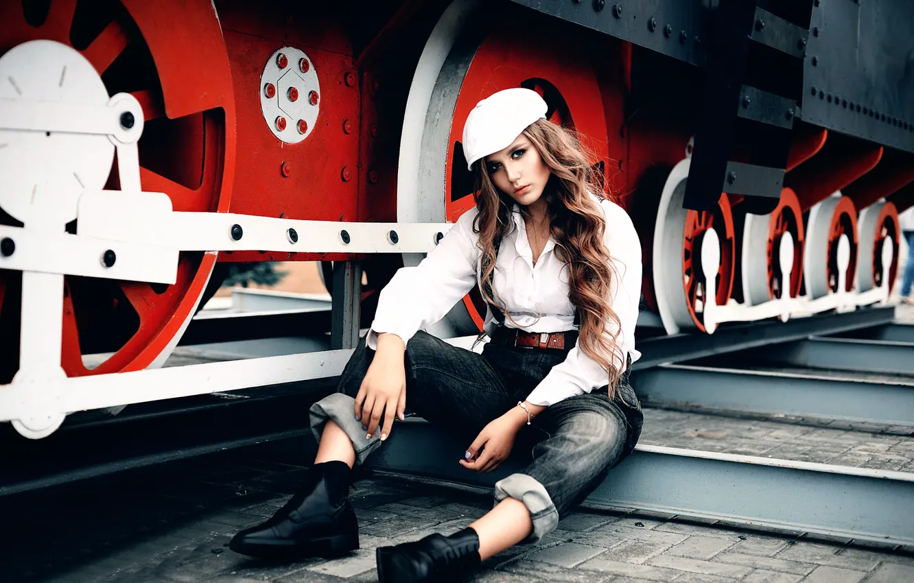 Photo wallpaper girl, the engine, shoes, cap, Daria Saiko