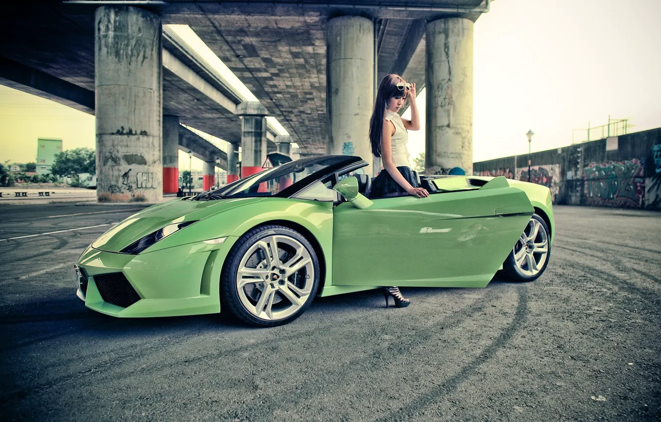 Photo wallpaper Girl, Gallardo, Model, Green, Lambo