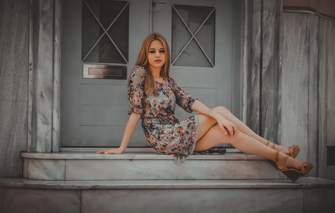 Photo wallpaper makeup, dress, legs, sponge