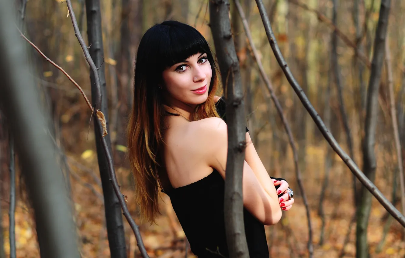 Photo wallpaper autumn, forest, look, girl, trees, branches, smile, foliage