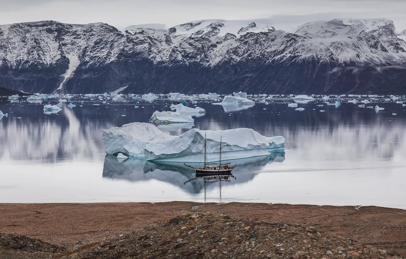 Photo wallpaper ice, shore, sailboat