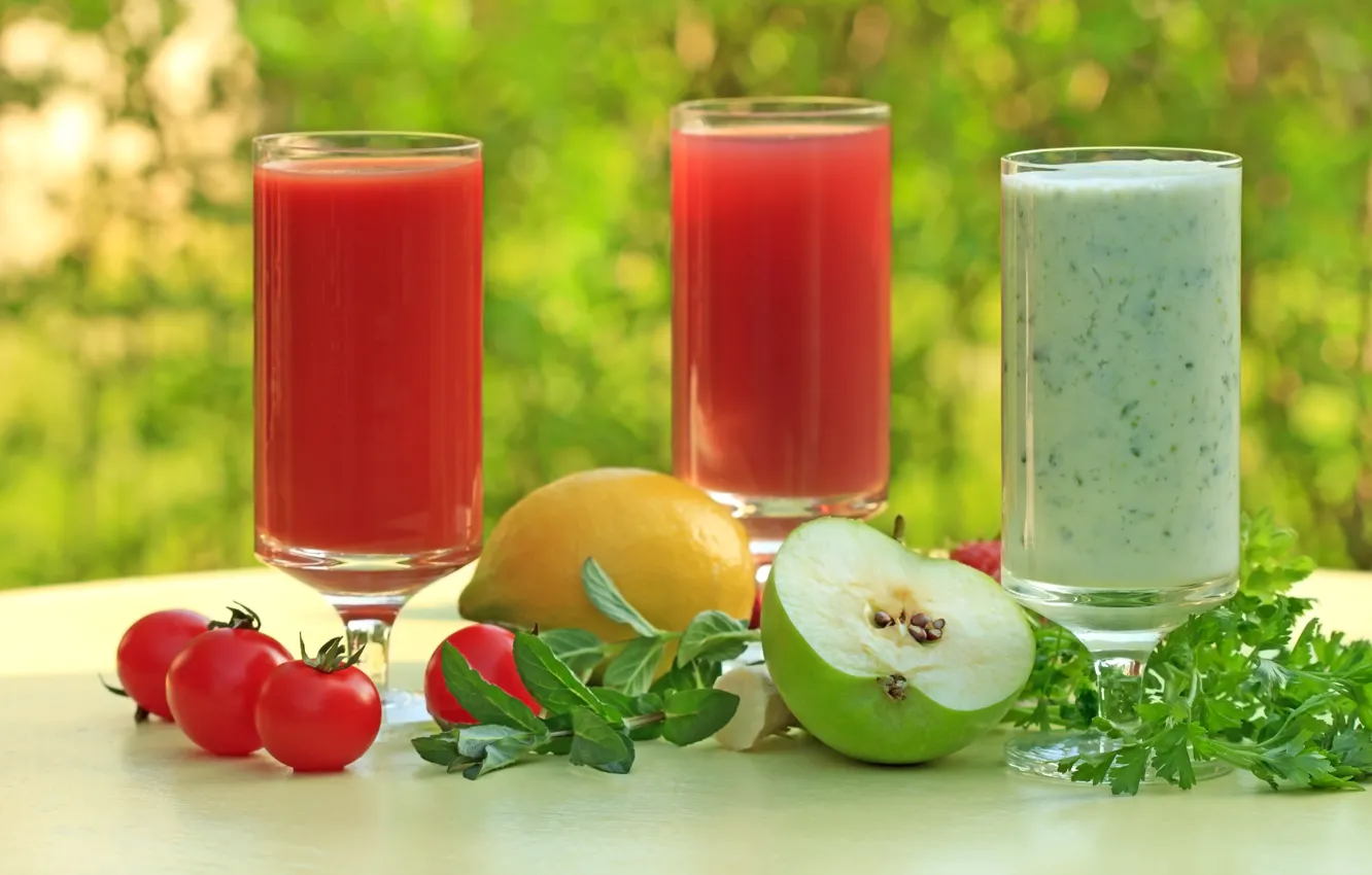 Photo wallpaper greens, table, background, lemon, Apple, juice, glasses, tomatoes
