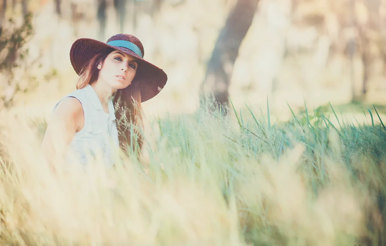 Photo wallpaper look, girl, hat, photographer, in the grass, face, Aaron Woodall
