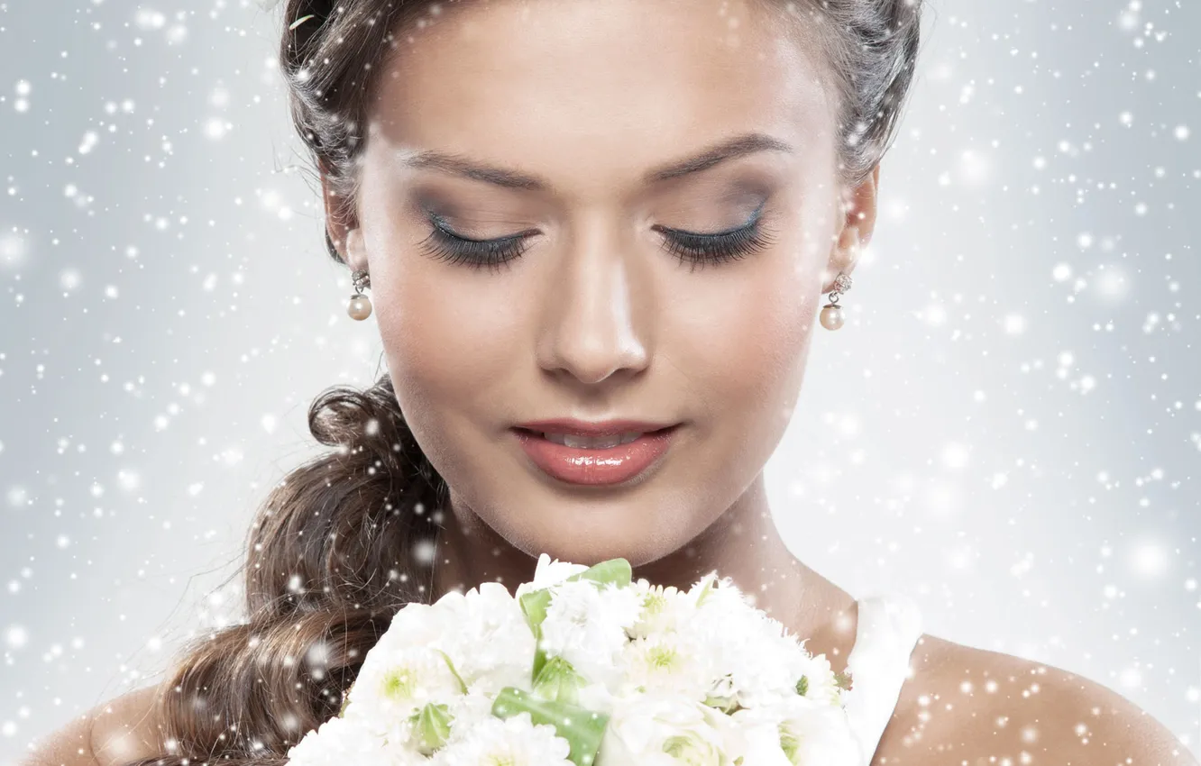 Photo wallpaper flowers, face, smile, bouquet