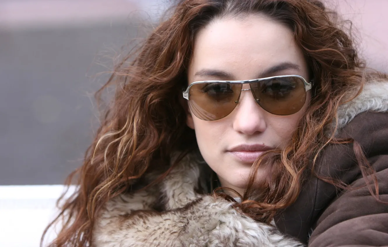 Photo wallpaper girl, face, hair, glasses, jacket, fur, singer, Victoria Dayneko