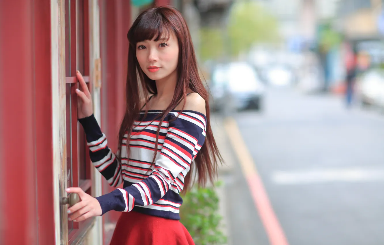 Photo wallpaper summer, look, girl, face, street, hair