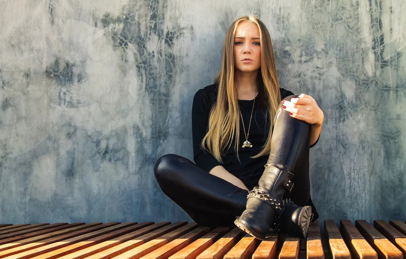 Photo wallpaper girl, blonde, in the skin, leather trousers