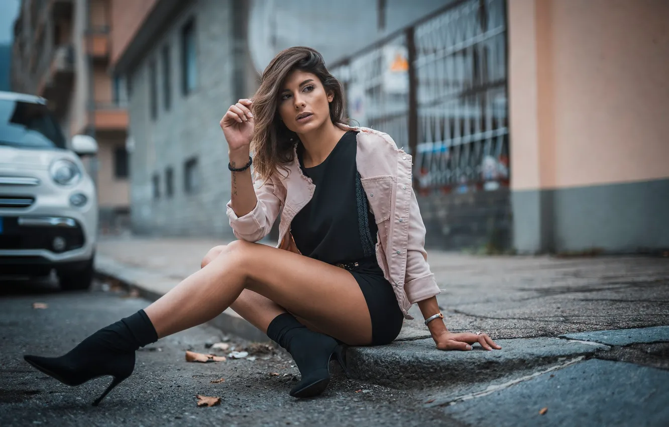 Photo wallpaper road, pose, street, model, shorts, portrait, makeup, figure
