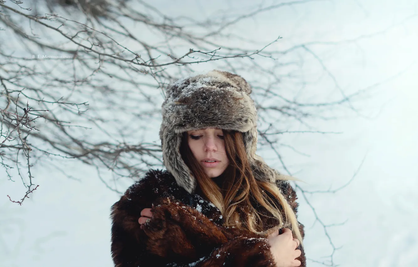 Photo wallpaper cold, winter, girl, snow, hat