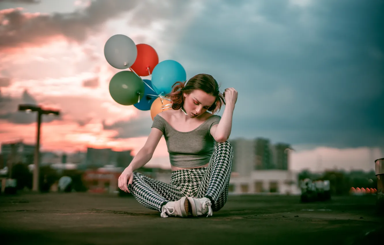 Photo wallpaper the sky, girl, balls