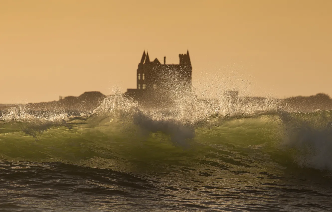 Photo wallpaper sea, wave, squirt, castle, wave, silhouette, architecture