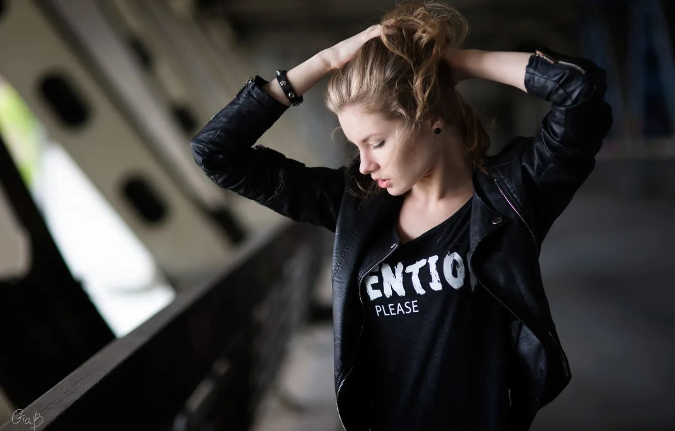 Photo wallpaper girl, pose, model, portrait, hands, makeup, Mike, jacket