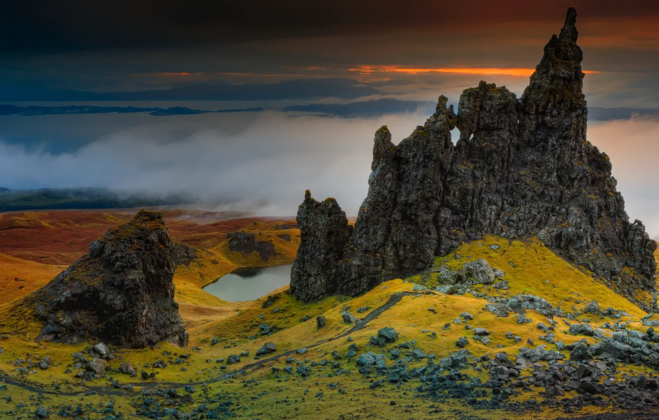 Photo wallpaper clouds, mountains, lake, rocks, Scotland