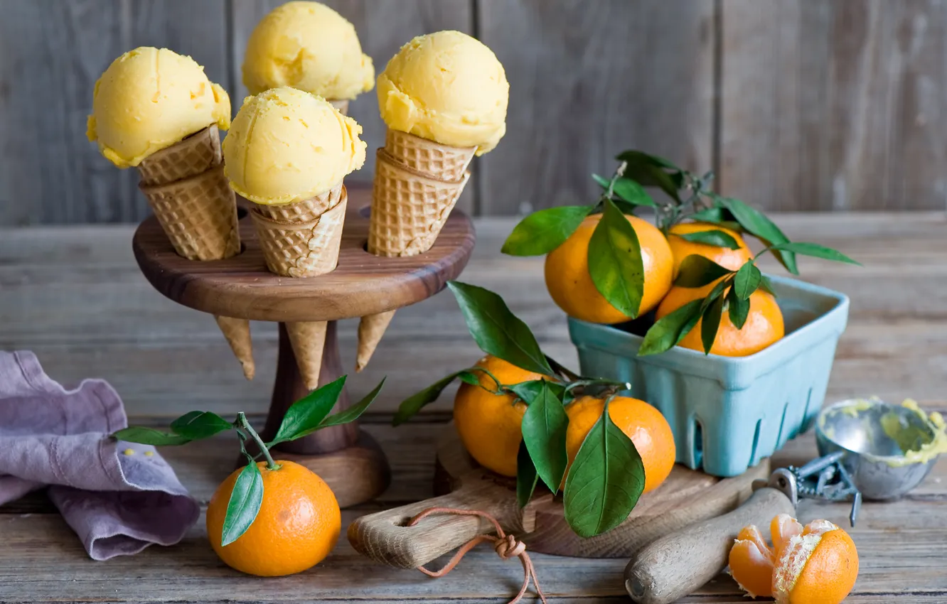 Photo wallpaper ice cream, horn, tangerines