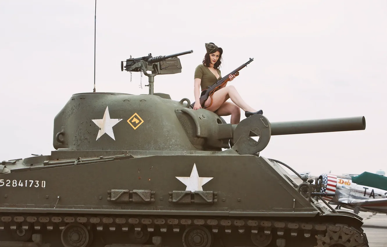 Photo wallpaper girl, weapons, tank, rifle, average, M4 Sherman, self-loading, "Sherman"