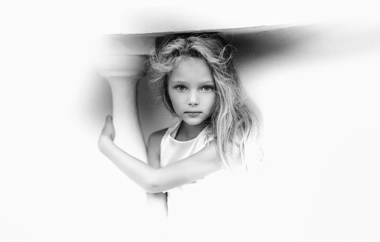 Photo wallpaper portrait, girl, b & W photo, Pilnik