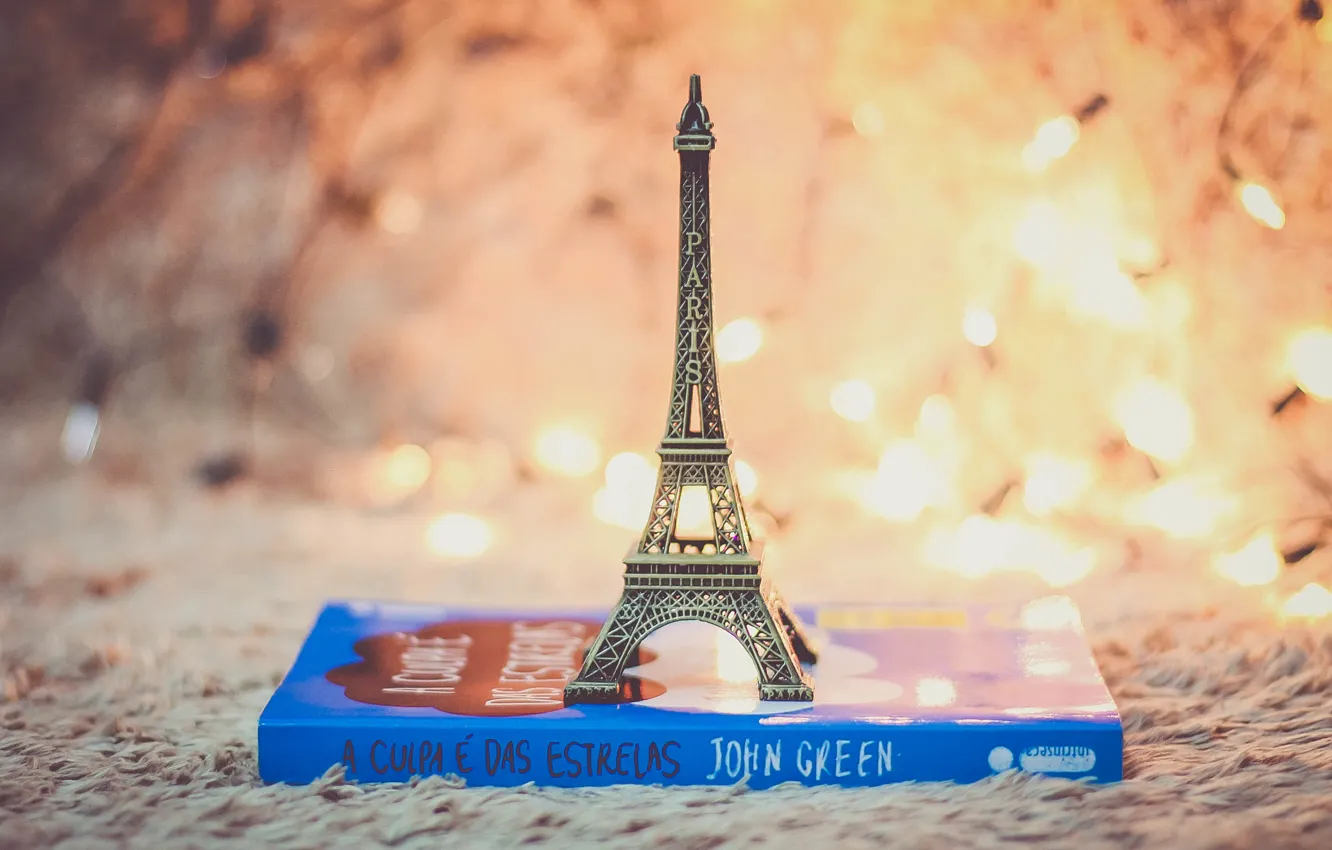 Photo wallpaper toy, book, Eiffel tower