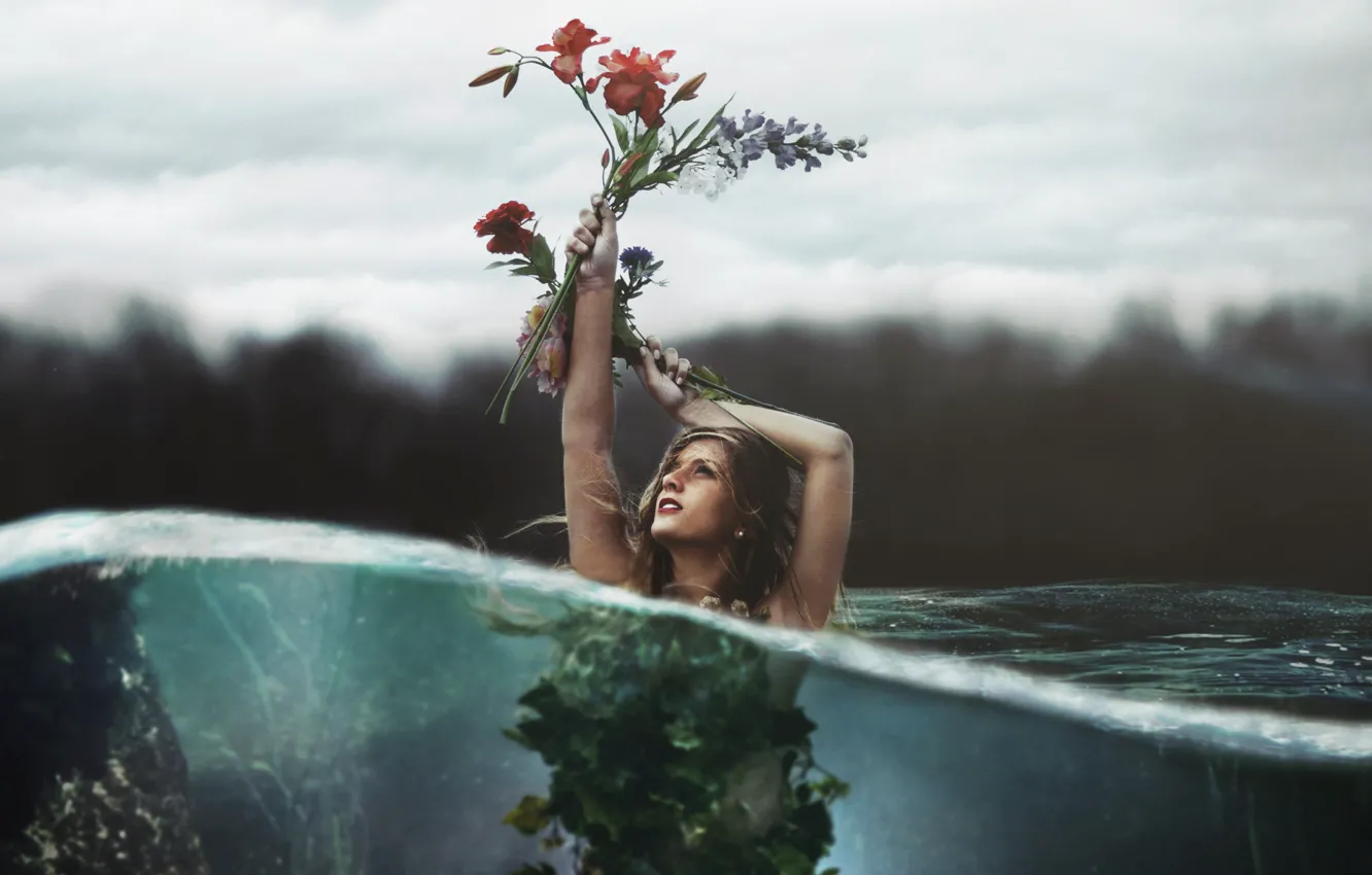 Photo wallpaper water, girl, flowers
