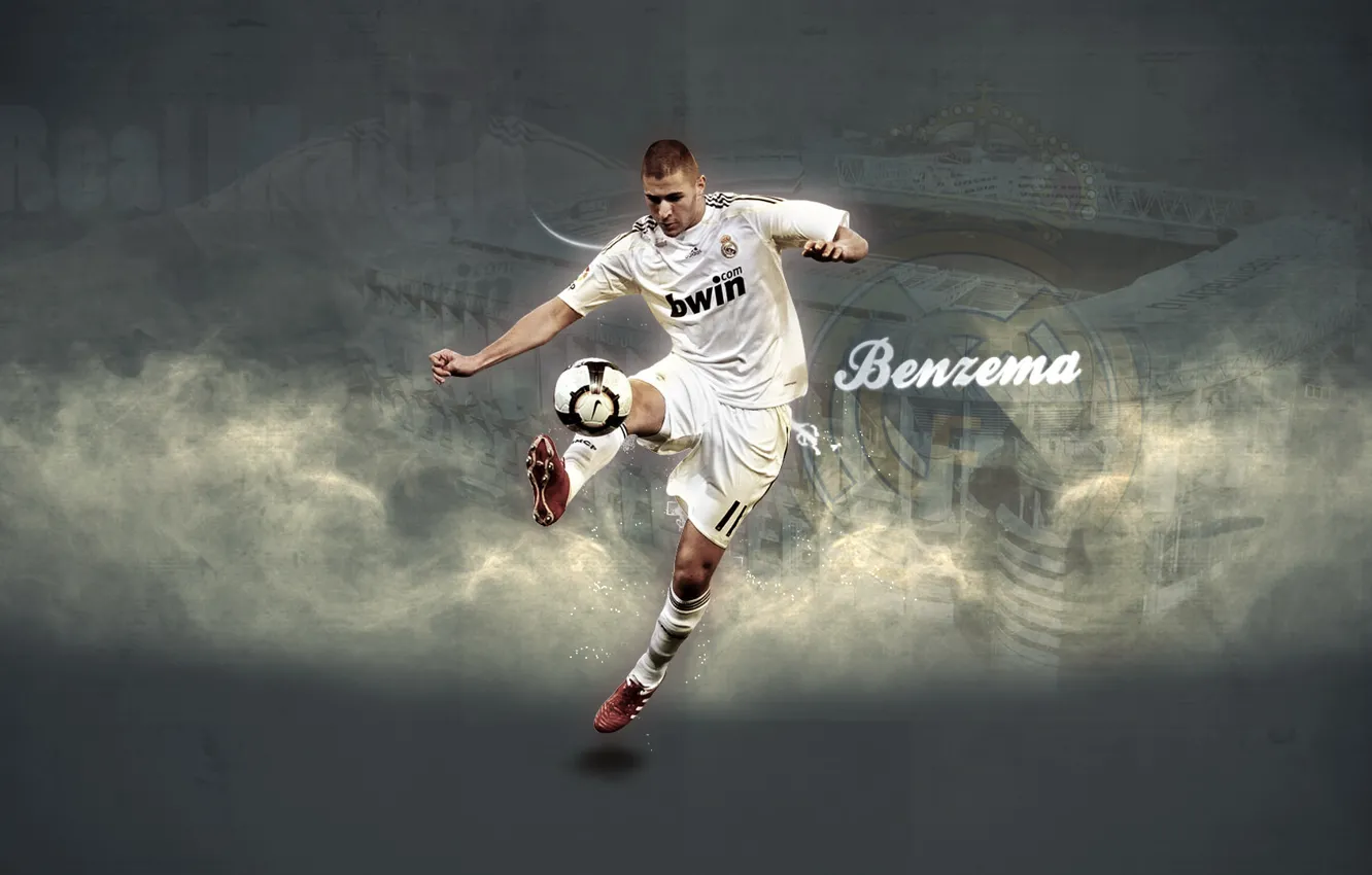 Photo wallpaper wallpaper, stadium, football, Santiago Bernabeu, player, Sport, Karim Benzema, Real Madrid CF