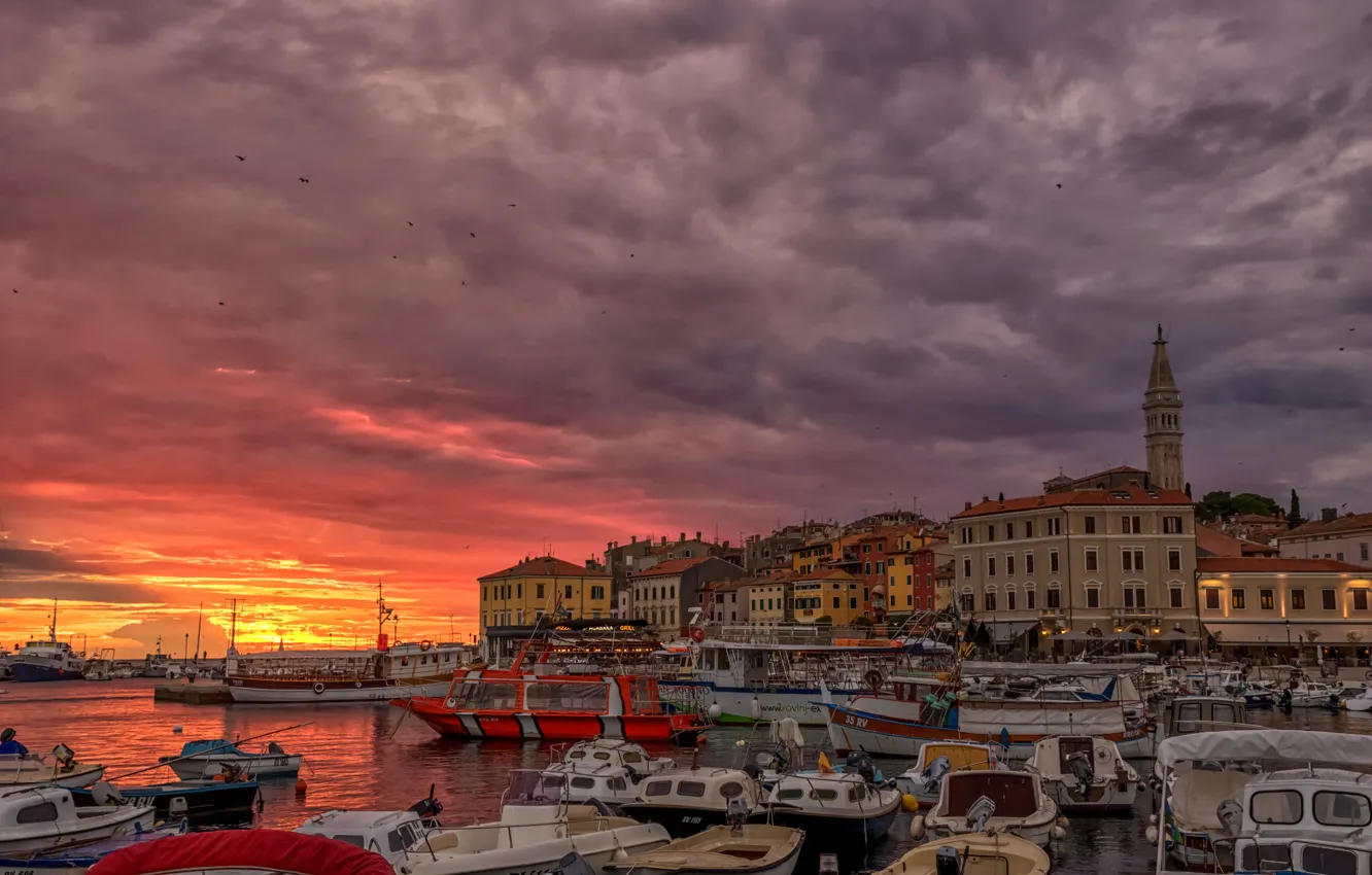 Photo wallpaper clouds, boat, home, port, glow, Croatia, Rovinj