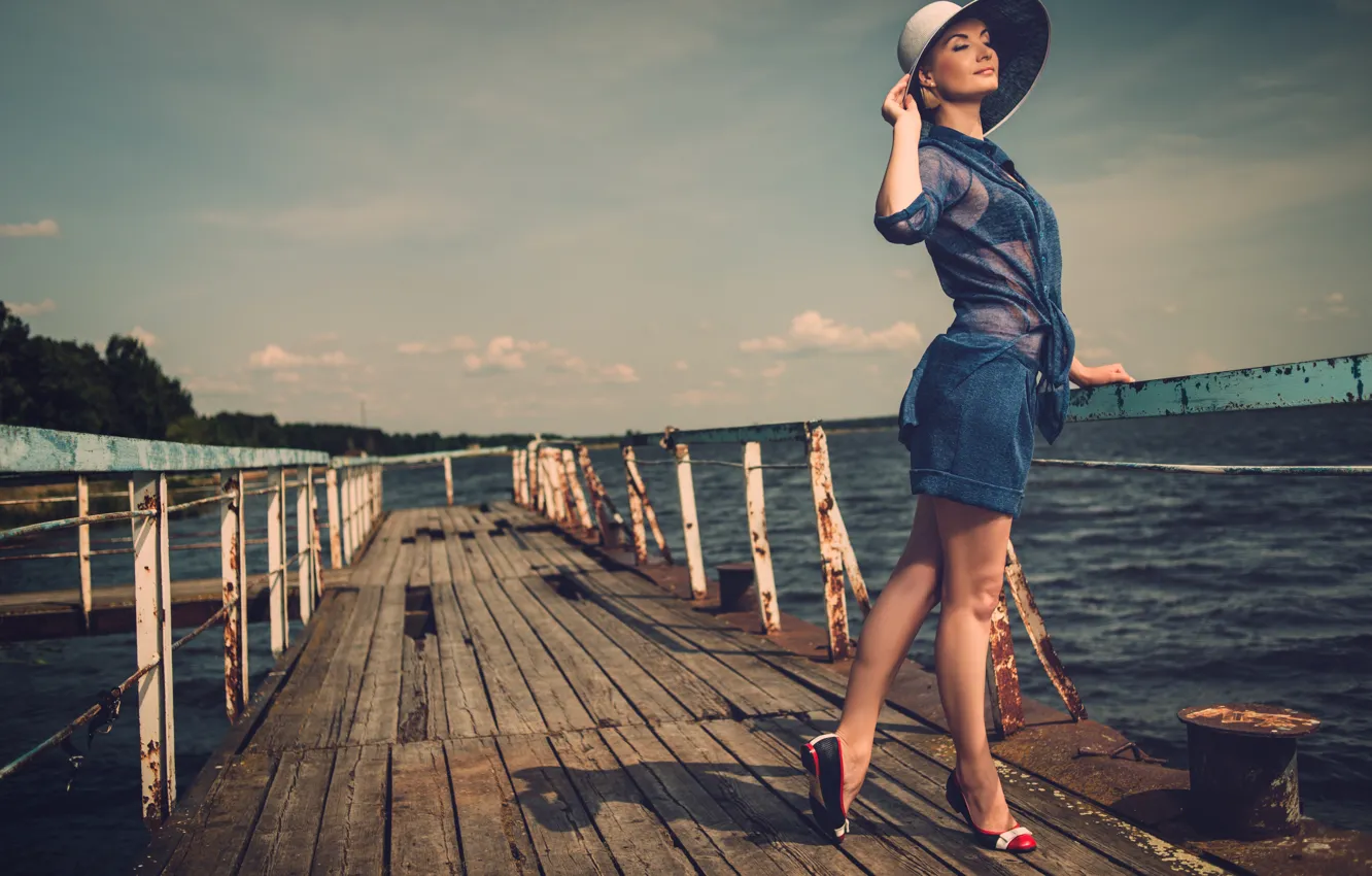 Photo wallpaper girl, smile, river, pier, railings, hat