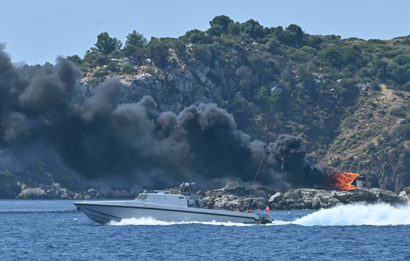 Photo wallpaper exercises, Turkey, anti-sabotage boat